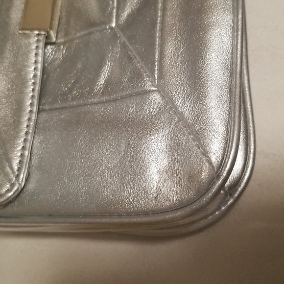 Ann Taylor Silver Leather Purse🖤 - Picture 7 of 9